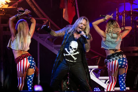 motley-crue2