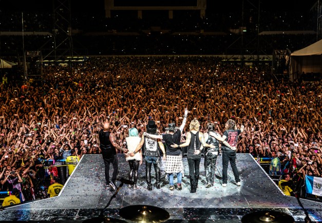 Guns And Roses pic.jpg